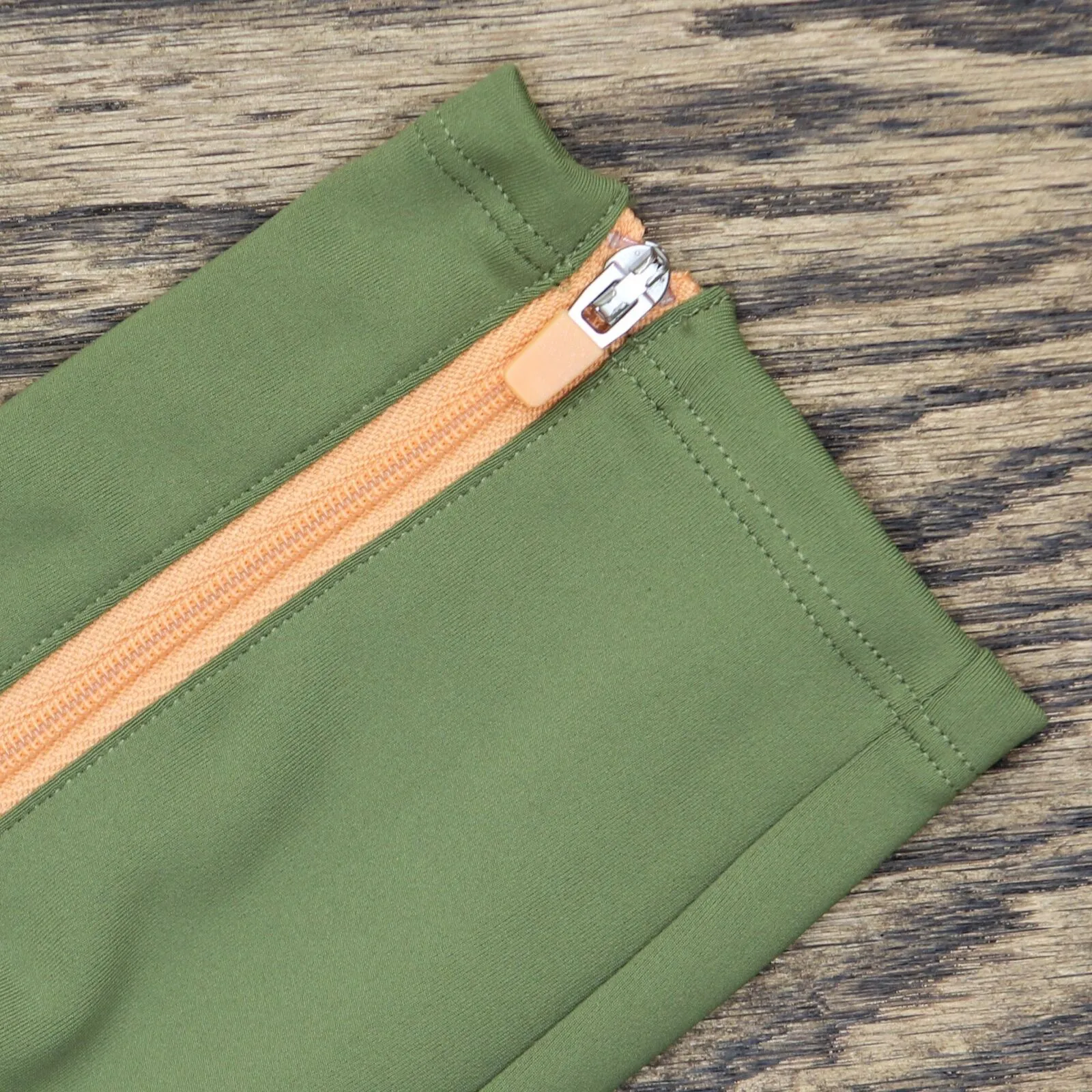 G By Giuliana Leggings With Zipper Hems. 729462 Olive Green XS
