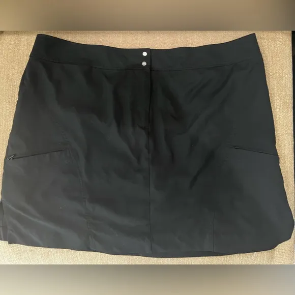 Two Like New Women’s Size 14 Izod Stretch Golf Skorts / Skirts